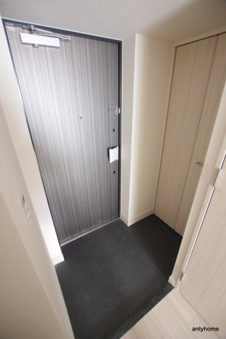 プレサンス京町堀　仲介手数料無料の玄関