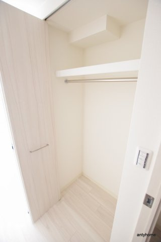 プレサンス京町堀　仲介手数料無料の収納