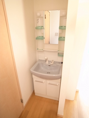 【洗面所】 | レジデンスさむかわ | シャンプードレッサータイプの洗面脱衣所♪