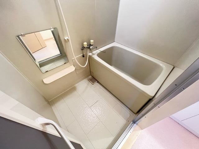 シャンブル21の浴室