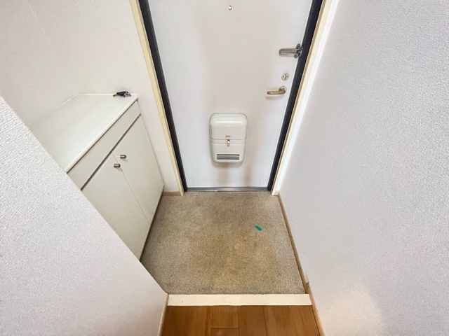 シャンブル21の玄関