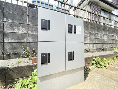 【その他共用部分】 | エスペランサ | 共用部分には宅配BOXがあるので荷物の受け取りもスムーズに♪再配達を依頼する手間が省けます☆