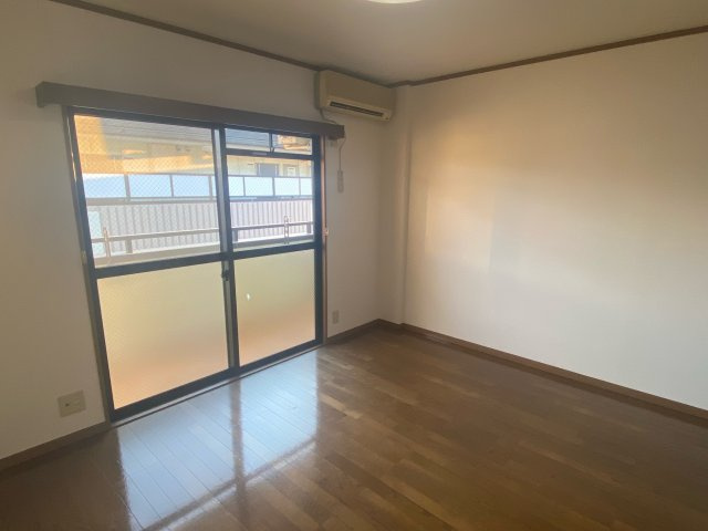 ベルメゾン一須賀Ⅰ号館の洋室