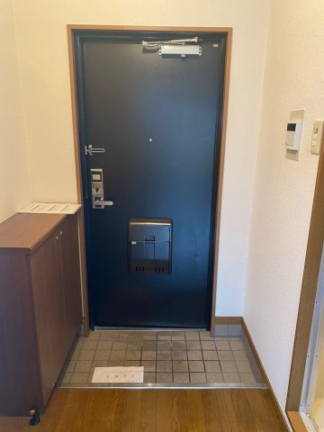 ベルメゾン一須賀Ⅰ号館の玄関