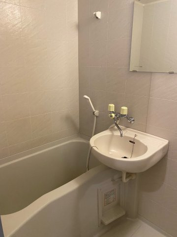 ベルメゾン一須賀Ⅰ号館の浴室