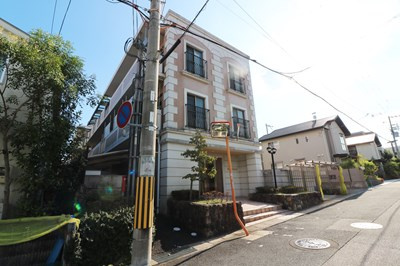 西宮市仁川町５丁目の中古マンションの外観