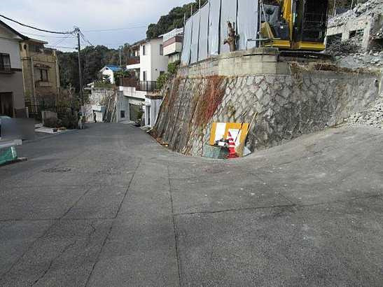 【前面道路含む現地写真】