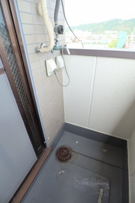 【設備】 | アプティ2番館 | 室外洗濯機置き場