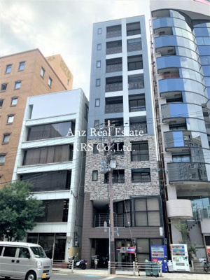 【外観】 | メゾンキコー靱本町 | 駅の近くにそびえ立つスタイリッシュな外観のマンションです♪