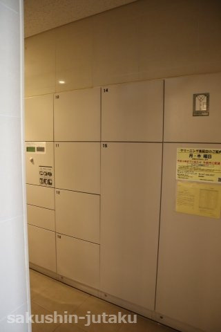 アルファグランデ八千代村上のエントランス|宅配ボックス