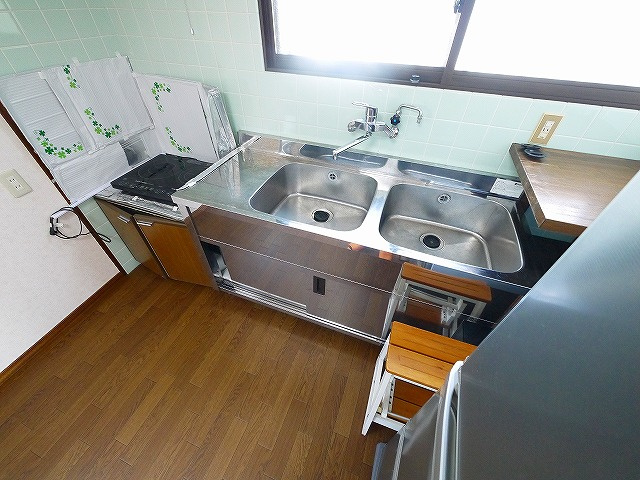 南田原町平屋のキッチン