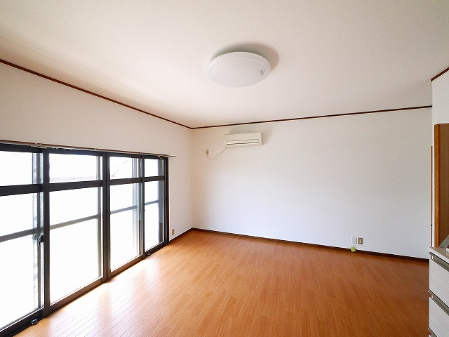 南田原町平屋の洋室