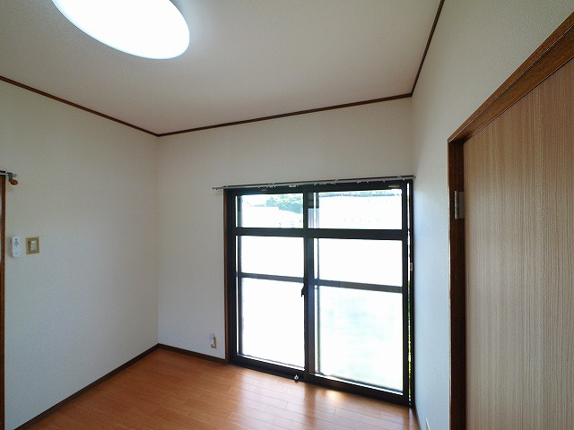 南田原町平屋の洋室