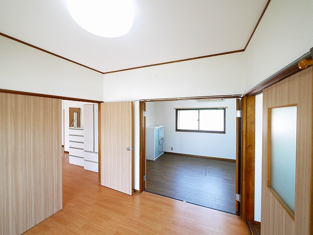 南田原町平屋の洋室