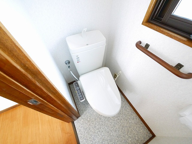 南田原町平屋のトイレ