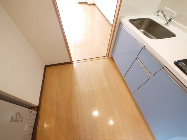 アイリスハイツ8号館のキッチン|きれいなキッチンです