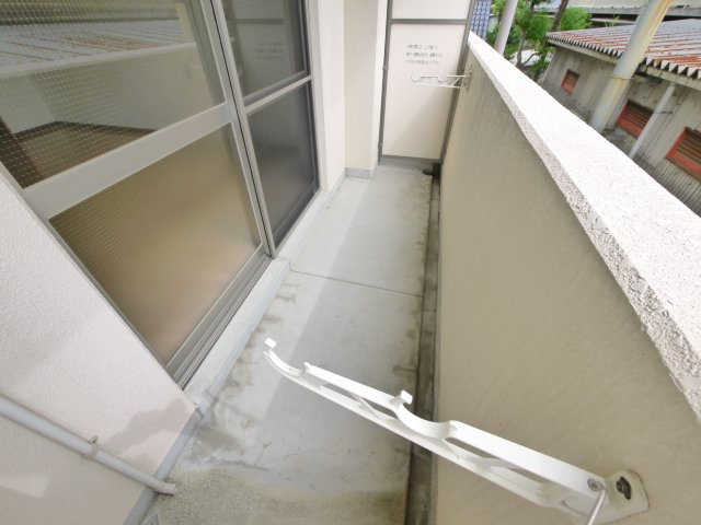 アイリスハイツ8号館のバルコニー|落ち着いた時間を過ごせるバルコニーです