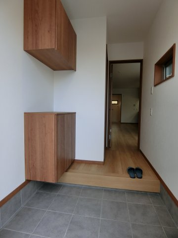 【玄関】 | 百舌鳥赤畑町3丁　戸建賃貸