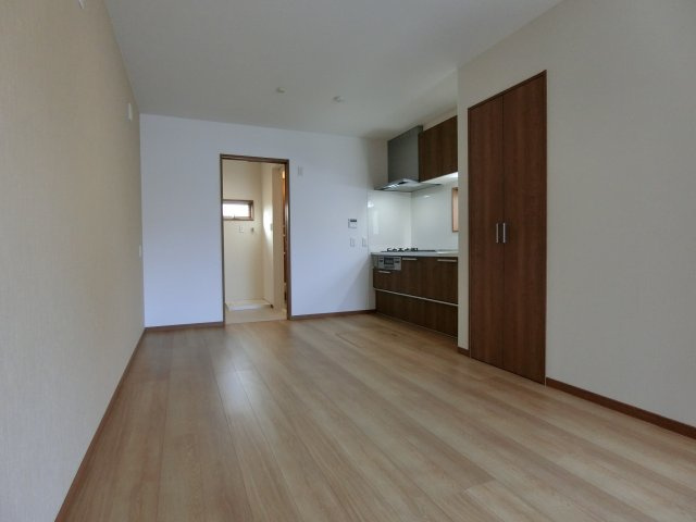 【居間・リビング】 | 百舌鳥赤畑町3丁　戸建賃貸