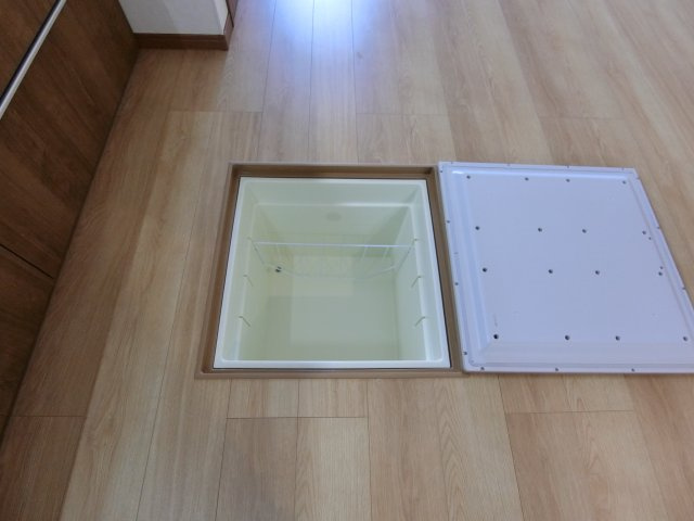 【居間・リビング】 | 百舌鳥赤畑町3丁　戸建賃貸