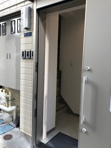 東日本橋小澤ビルのエントランス