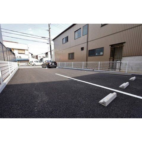 山田ガレージの外観