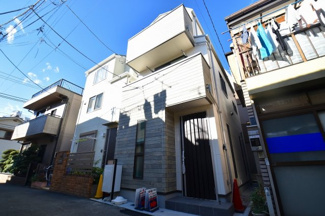 【外観】 | 南接道のロケーション。陽当たりが魅力です。