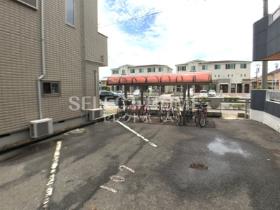 【駐車場】 | メゾンドゥ田園A棟 | 車をお持ちの方に嬉しい駐車場付きの物件です