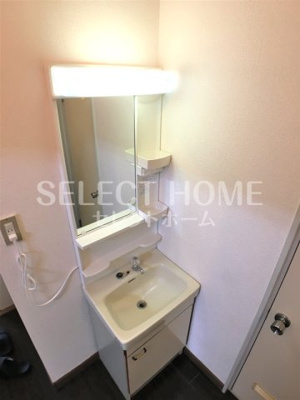 【独立洗面台】 | メゾンドゥ田園A棟 | 朝の身支度には欠かせない独立洗面化粧台