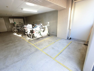 【その他共用部分】 | アイデイーコート上永谷 | バイク置場です。