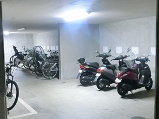 【その他共用部分】 | 駐輪場・バイク置場です。