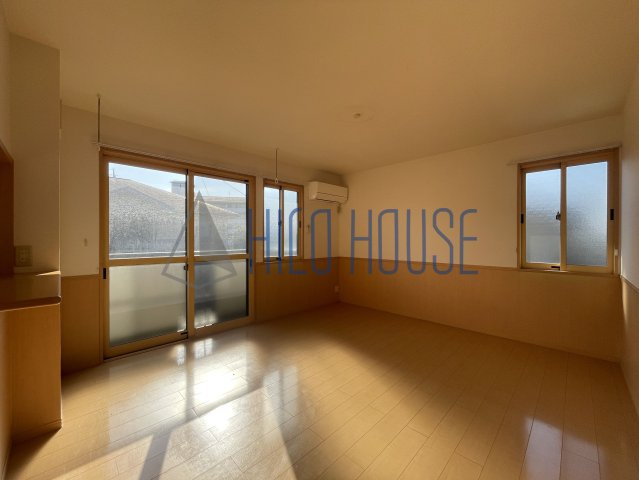 サンモールプラザBの居間・リビング