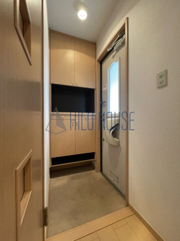 サンモールプラザBの玄関