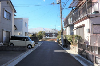 【前面道路含む現地写真】