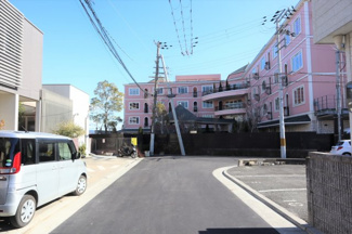 【前面道路含む現地写真】