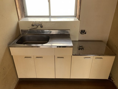 【キッチン】 | 白銀貸家 | キッチンはガスコンロ設置可能です。