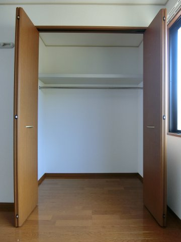 スカイスクレーパーA棟の収納|101号室のイメージ写真（反転あり）