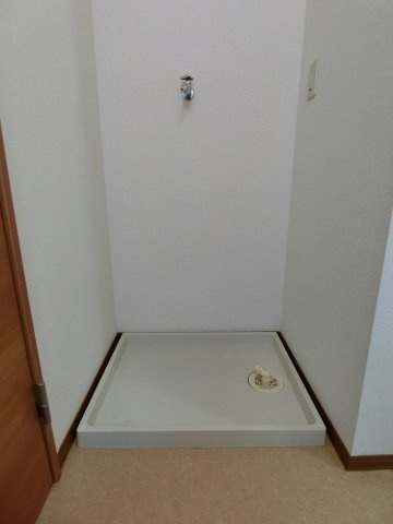 スカイスクレーパーA棟の洗面所|101号室のイメージ写真（反転あり）