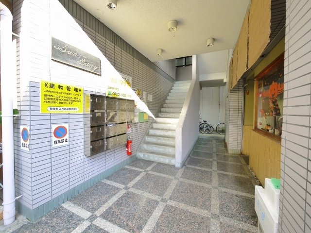 サンフェアリーのエントランス|キレイな共有スペース。