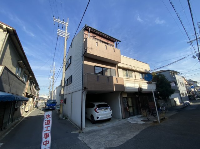 寝屋川市黒原城内町　中古戸建ての外観|■綺麗な外観ですね