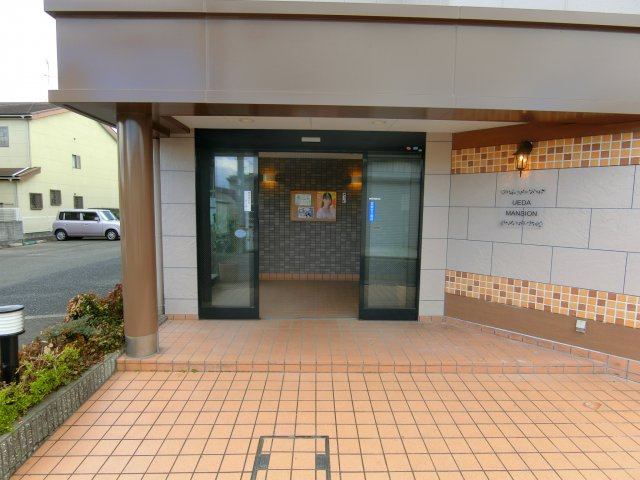 上田マンションのエントランス