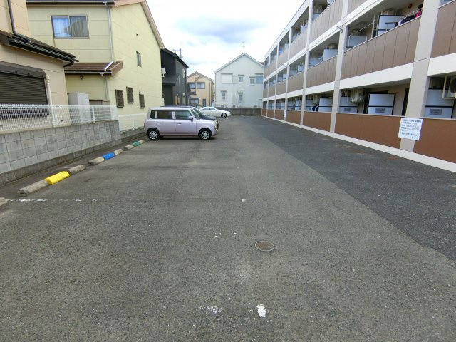 上田マンションの駐車場