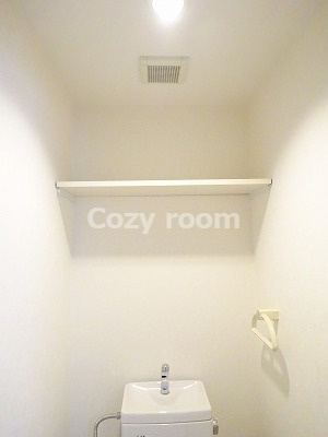 【収納】 | ウイニング・パラ江坂 | WC上部の収納棚