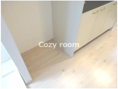 【その他】 | ウイニング・パラ江坂 | 冷蔵庫置き場スペース