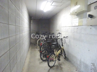 【その他共用部分】 | ウイニング・パラ江坂 | 自転車置き場