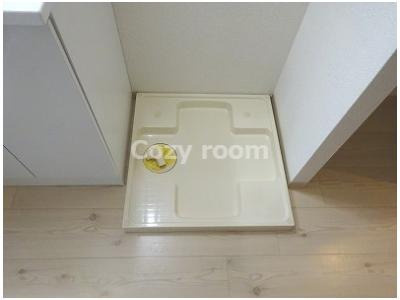 【設備】 | ウイニング・パラ江坂 | 室内洗濯機置き場です。