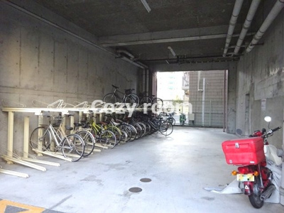 【その他共用部分】 | サンロワール江坂 | 駐輪場です。