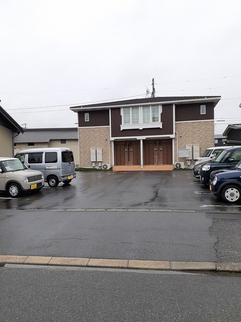 カーサ　ファヴォーレⅠの駐車場