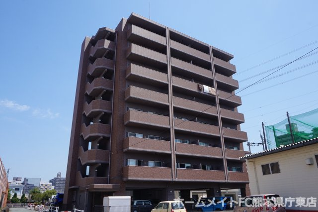 熊本市中央区世安町の賃貸マンションの外観