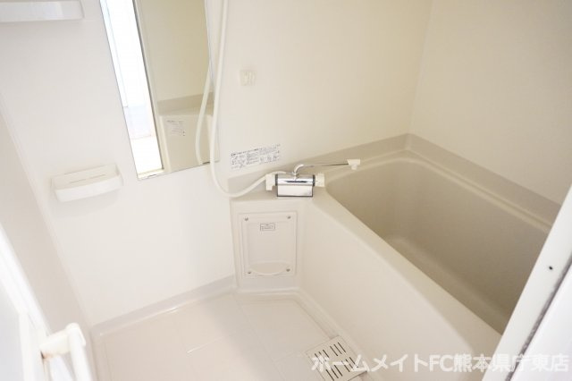 熊本市中央区世安町の賃貸マンションの浴室
